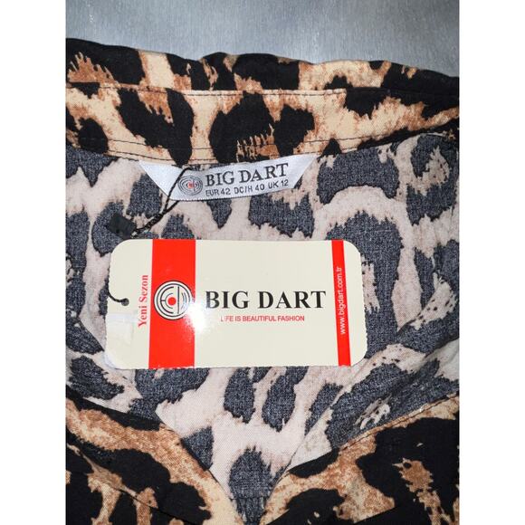 Big Dart Blouse -‎ NWT! - Size M - Cool Leopard Print - Picture 4 of 7